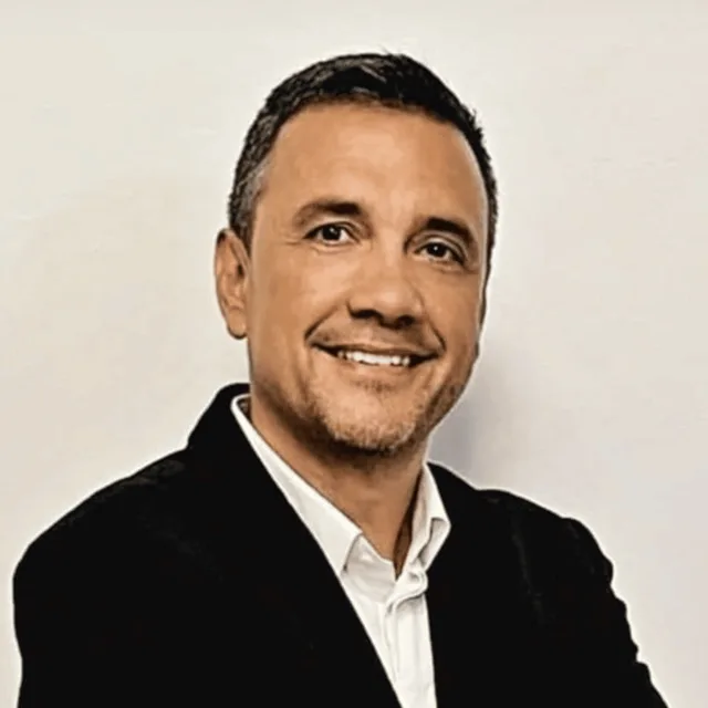 Javier Riesco, Funcionario de Prisiones